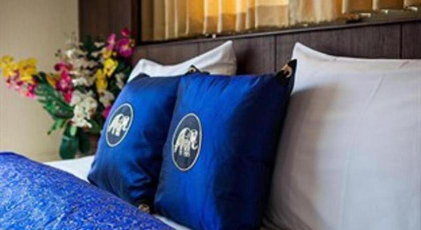فندق تريبل روند بليس Patong المظهر الخارجي الصورة