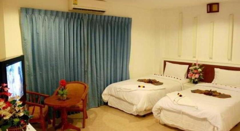 فندق تريبل روند بليس Patong المظهر الخارجي الصورة