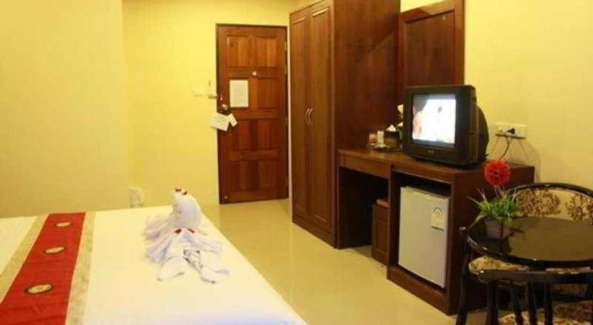 فندق تريبل روند بليس Patong المظهر الخارجي الصورة